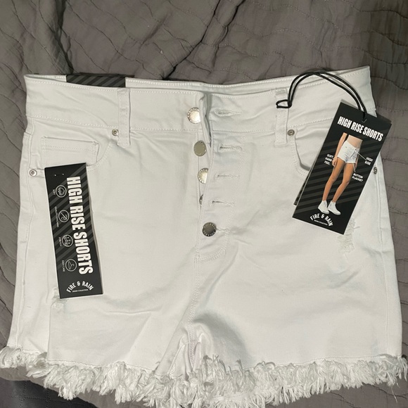 High rise white shorts - Picture 1 of 4